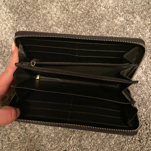 Real Gucci black zipper wallet - Picture 2 of 2